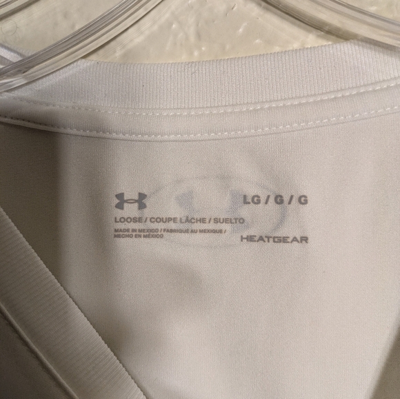 Under Armour White T-Shirt with Blue Graphic - Picture 4 of 6